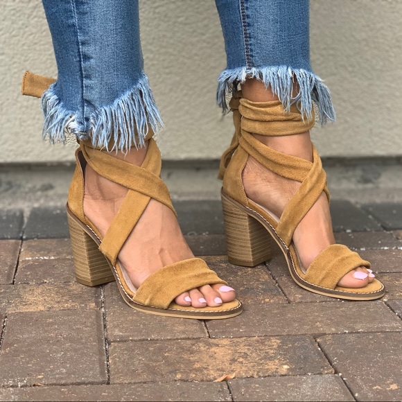 Bombay Genuine Ankle Wrap Ties Block Heel Sandal - Picture 5 of 8